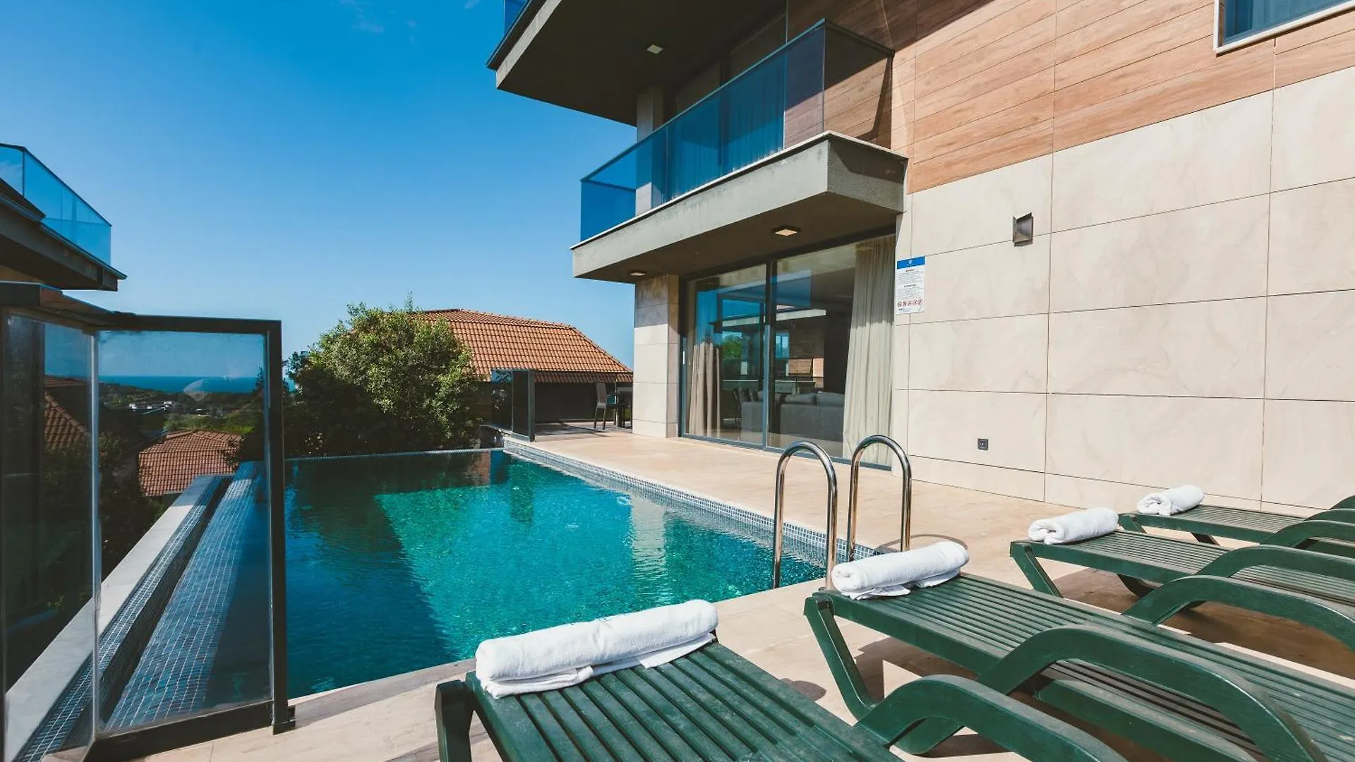 Royal Blue Istanbul - Luxury Villas