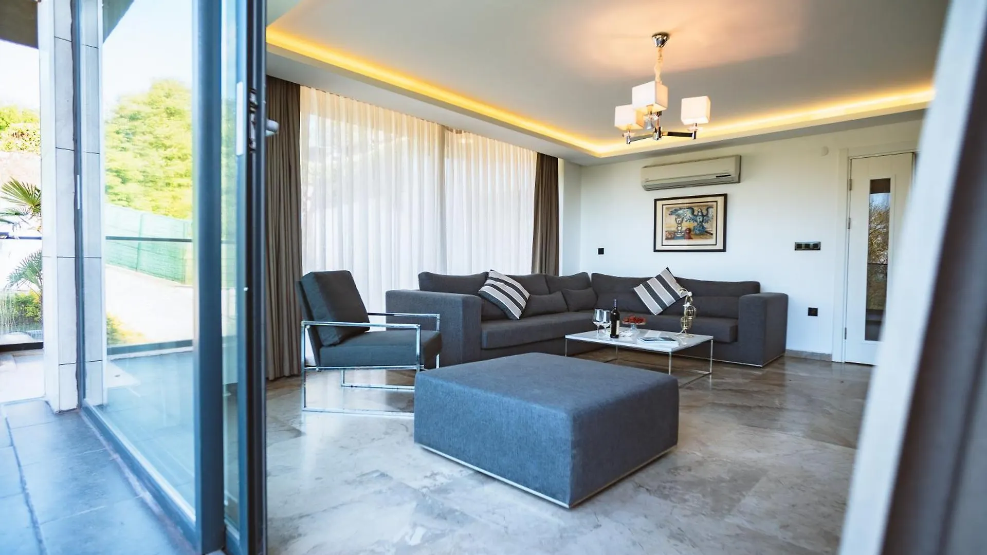 Royal Blue Istanbul - Luxury Villas